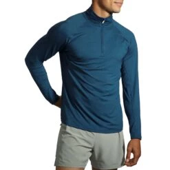 Brooks | Men's Dash 1/2 Zip - Heather Indigo Rush -Clothing Sale Store 211298407 M Brooks Dash12zip frontonbody
