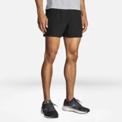 Brooks | Men's Sherpa 5" Short - Black -Clothing Sale Store 211332001 M brooks sherpa5inshort modelfront2