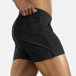 Brooks | Men's Sherpa 5" Short - Black -Clothing Sale Store 211332001 M brooks sherpa5inshort modelrun