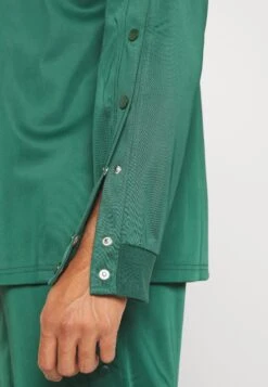 YOURTURN Unisex - Long Sleeved Top - Dark Green -Clothing Sale Store 2b7642b57fcd47a080bd29ebccc98ff5