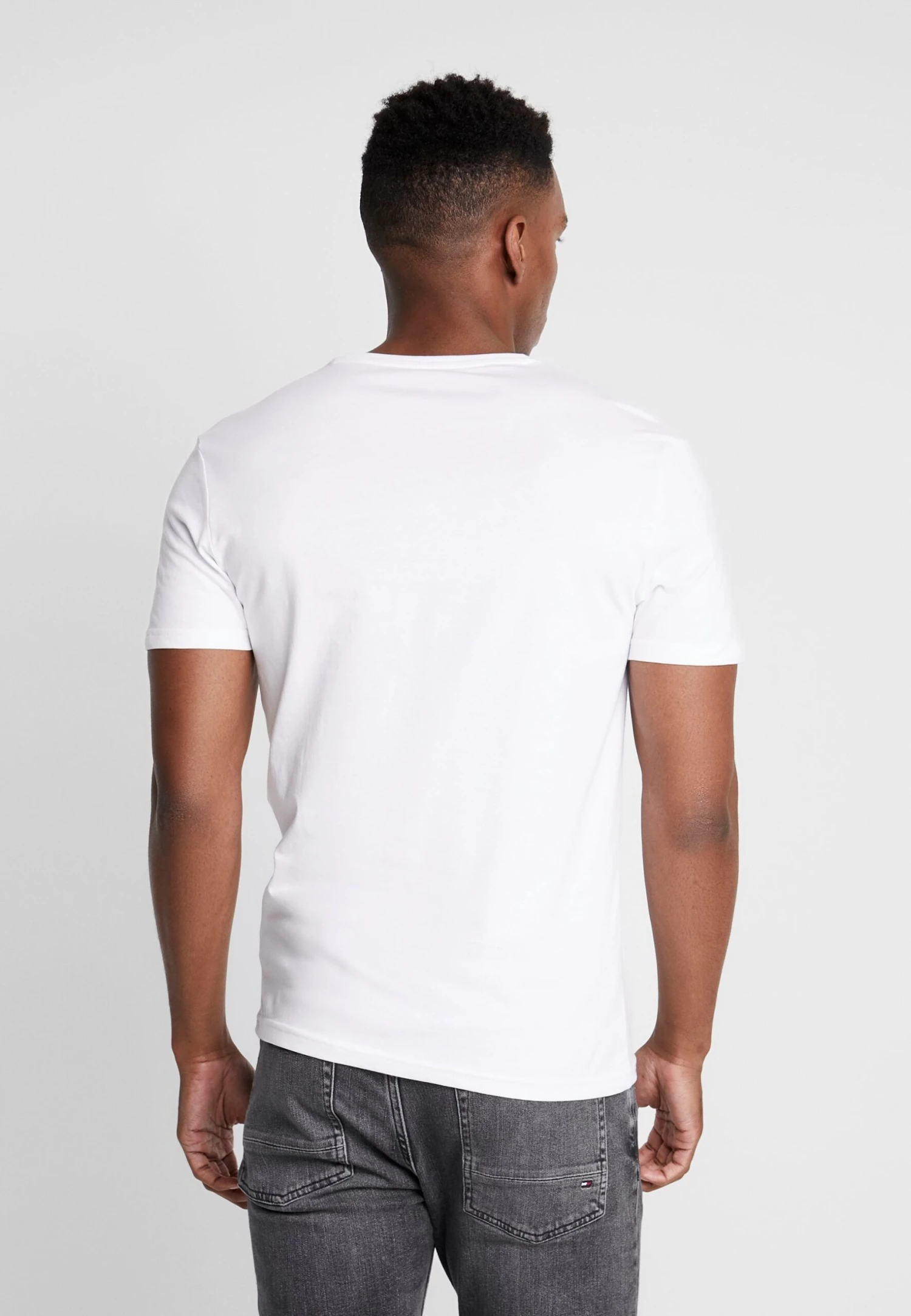 Pier One 3 Pack - Basic T-Shirt - White 4 Pier One 3 Pack - Basic T-Shirt - White - Image 4