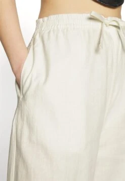 YOURTURN Genderless Parachute Unisex - Trousers - White 11 YOURTURN Genderless Parachute Unisex - Trousers - White -Clothing Sale Store 550eb4063f7e4f1cbca9890550f66ec1