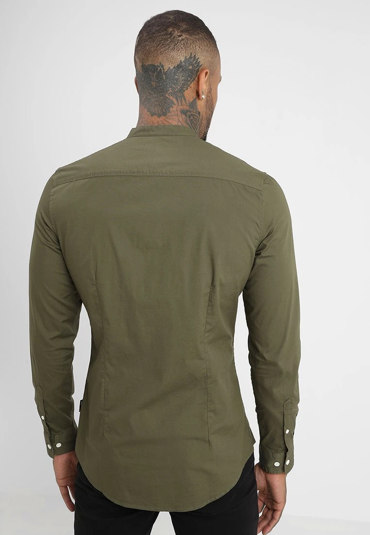 Pier One Muscle Fit Stand- Shirt - Oliv 3 Pier One Muscle Fit Stand- Shirt - Oliv - Image 3