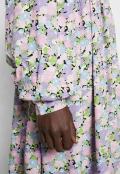 Selected Femme Judita Dress - Day Dress -Clothing Sale Store 7f003c23efa54bc886a8eacdb4221745