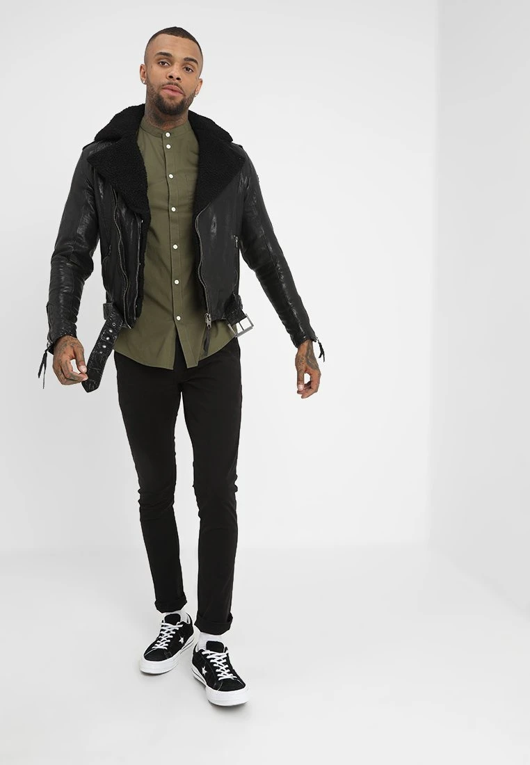 Pier One Muscle Fit Stand- Shirt - Oliv 2 Pier One Muscle Fit Stand- Shirt - Oliv - Image 2