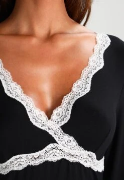 Anna Field Heidi Long Sleeves Viscose Nightdress - Nightie - Black -Clothing Sale Store 9cbb26f39b384778a8a395532fe9436b