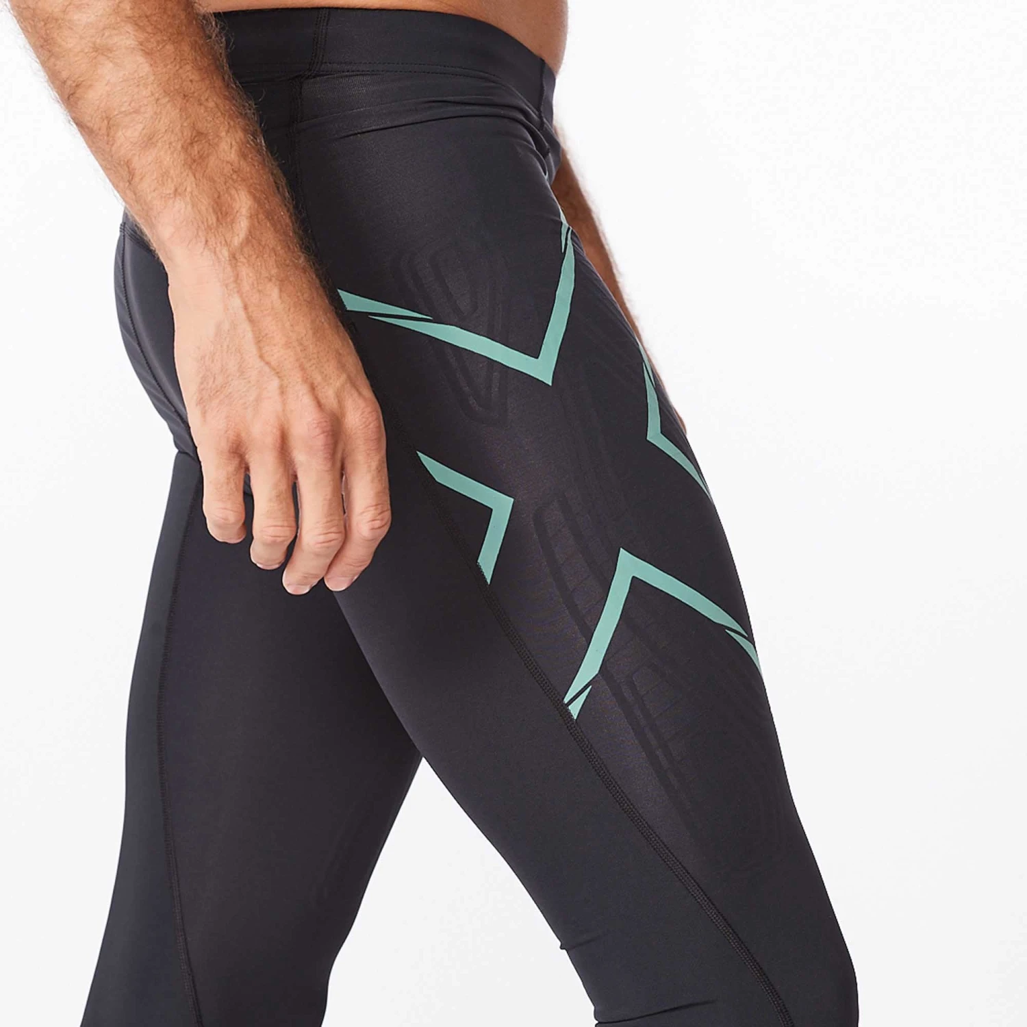 2XU | Men's Light Speed Compression Tights 3 2XU | Men's Light Speed Compression Tights - Image 3