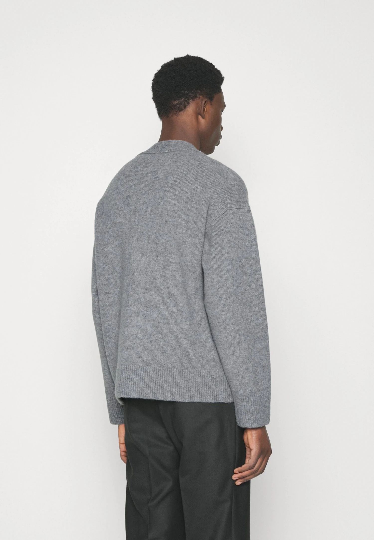 Hugo Sopro - Cardigan - Medium Grey 3 Hugo Sopro - Cardigan - Medium Grey - Image 3