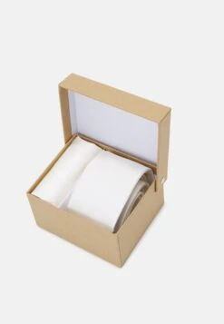 Pier One Set - Pocket Square - White -Clothing Sale Store cc5c1369efc3414f9ad0b2848d35ffe7