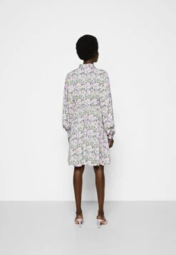 Selected Femme Judita Dress - Day Dress -Clothing Sale Store e4228e9299f2438e9fe3fd6f94ecaade