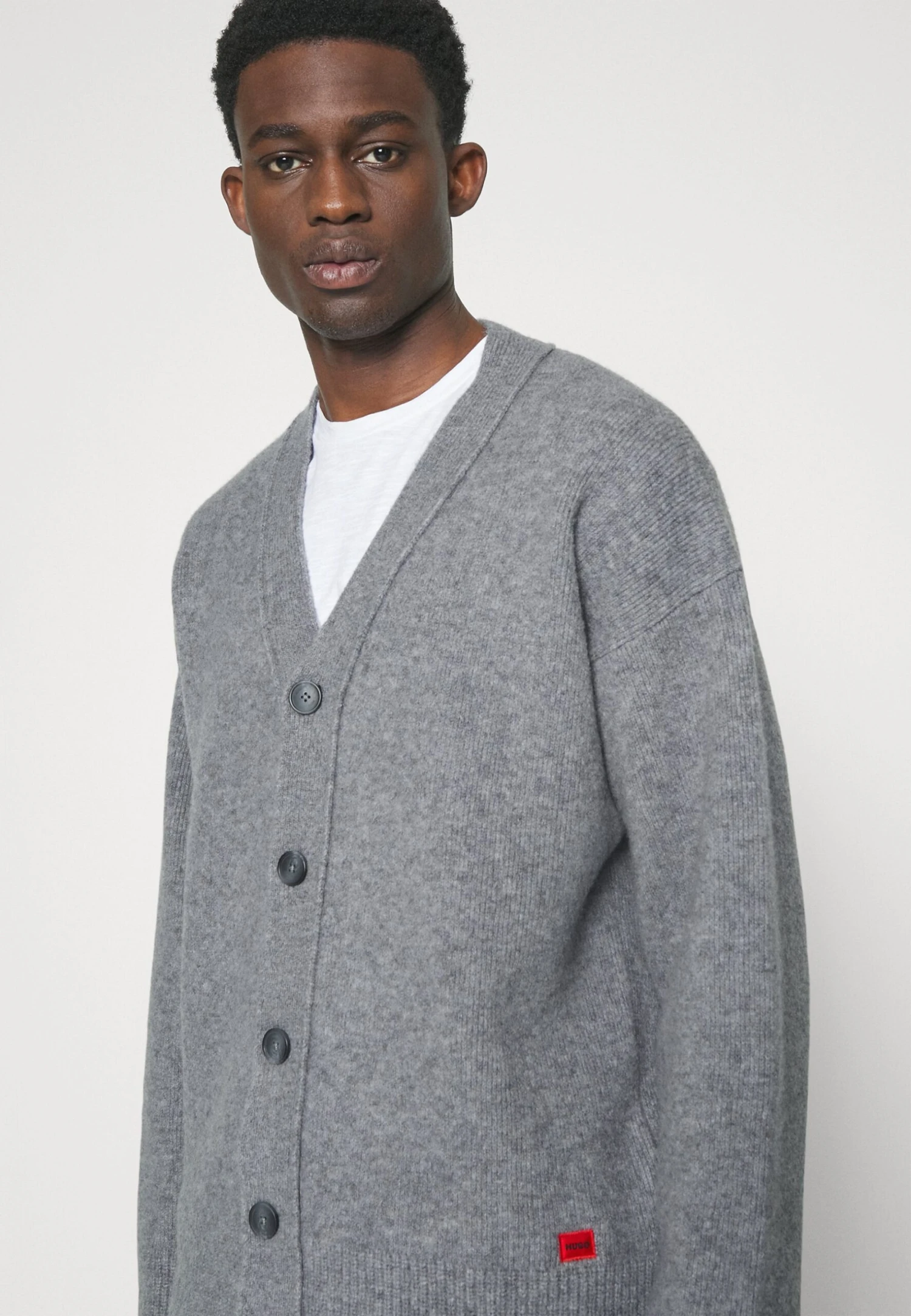 Hugo Sopro - Cardigan - Medium Grey 4 Hugo Sopro - Cardigan - Medium Grey - Image 4