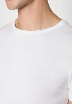 Pier One 3 Pack Muscle Fit- Basic T-Shirt - White -Clothing Sale Store fbff782df8bd48e785ba49657f6e4762